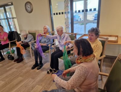 Sitztanz - Tanzen kennt kein Alter! – Bild 3